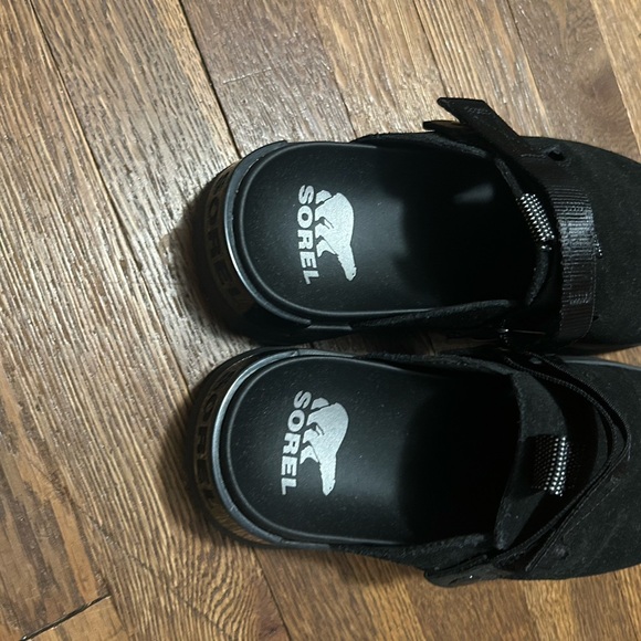 Sorel Clogs - Picture 5 of 5